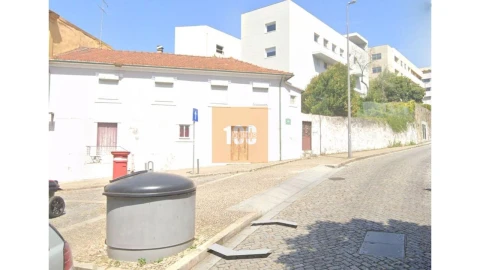 Moradia T3 para Venda em Lordelo do Ouro e Massarelos