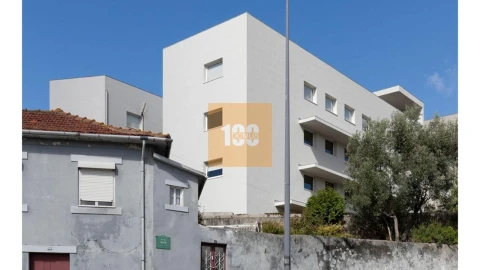 Moradia T3 para Venda em Lordelo do Ouro e Massarelos