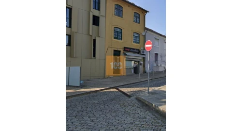 Moradia T3 para Venda em Lordelo do Ouro e Massarelos