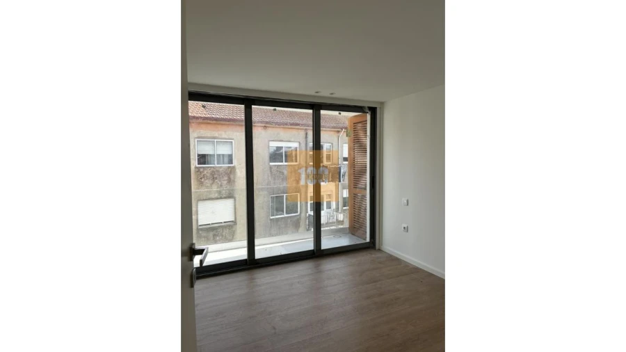 Apartamento T2 para Venda em Cedofeita, Santo Ildefonso, Sé, Miragaia, São Nicolau e Vitória Foto 3