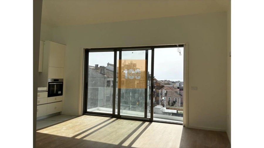 Apartamento T2 para Venda em Cedofeita, Santo Ildefonso, Sé, Miragaia, São Nicolau e Vitória Foto 4