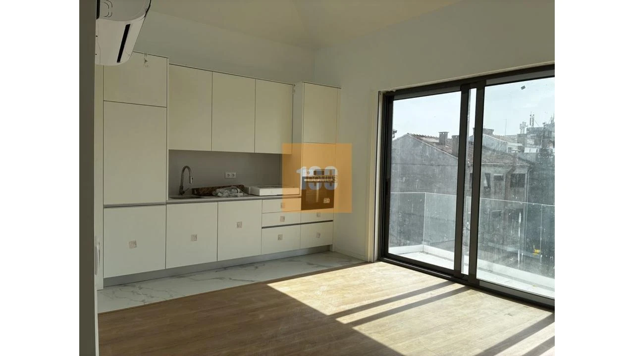 Apartamento T2 para Venda em Cedofeita, Santo Ildefonso, Sé, Miragaia, São Nicolau e Vitória Foto 5