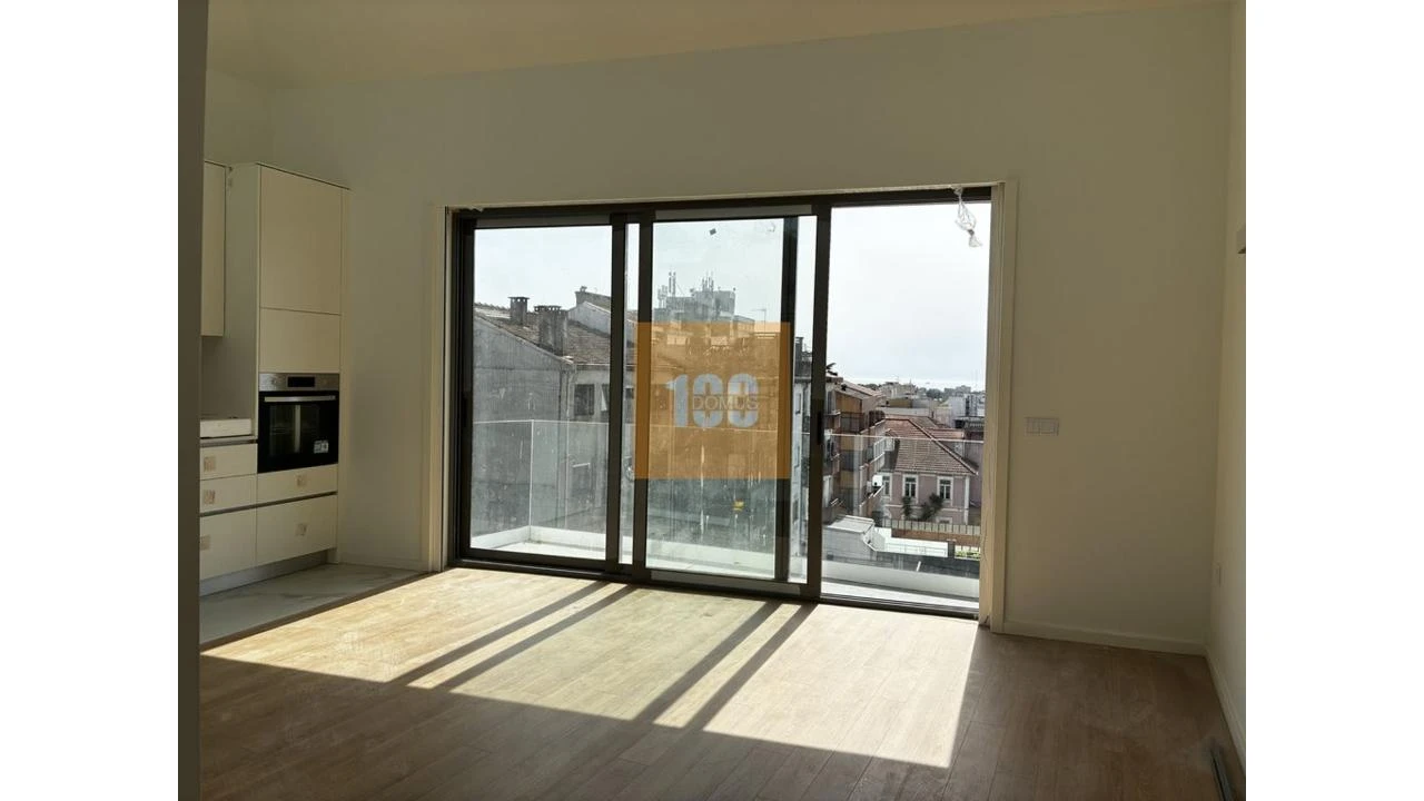 Apartamento T2 para Venda em Cedofeita, Santo Ildefonso, Sé, Miragaia, São Nicolau e Vitória Foto 1