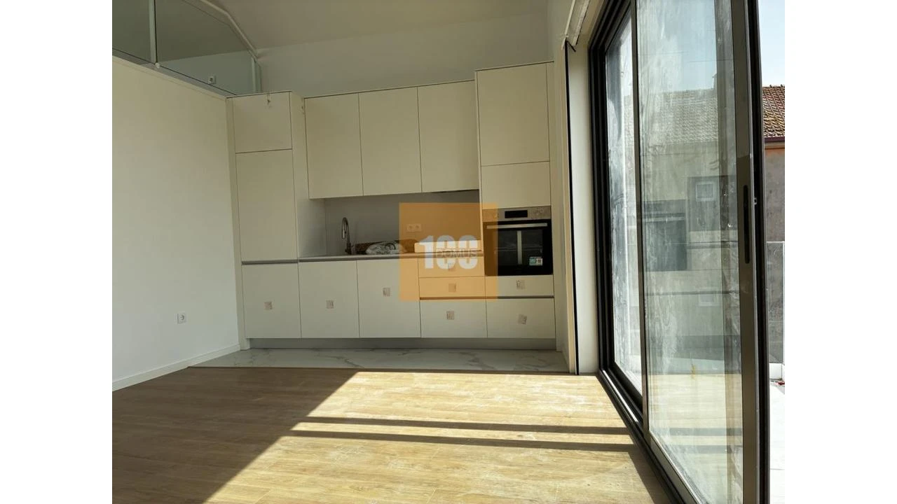 Apartamento T2 para Venda em Cedofeita, Santo Ildefonso, Sé, Miragaia, São Nicolau e Vitória Foto 6