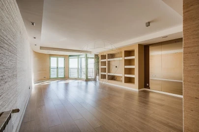 Apartamento T3 para Venda em Oeiras e São Julião da Barra, Paço de Arcos e Caxias