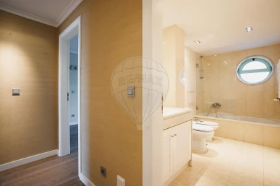 Apartamento T3 para Venda em Oeiras e São Julião da Barra, Paço de Arcos e Caxias