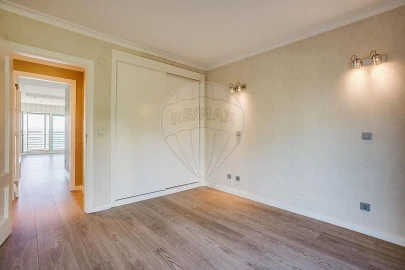 Apartamento T3 para Venda em Oeiras e São Julião da Barra, Paço de Arcos e Caxias