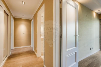 Apartamento T3 para Venda em Oeiras e São Julião da Barra, Paço de Arcos e Caxias