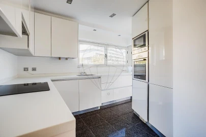 Apartamento T3 para Venda em Oeiras e São Julião da Barra, Paço de Arcos e Caxias
