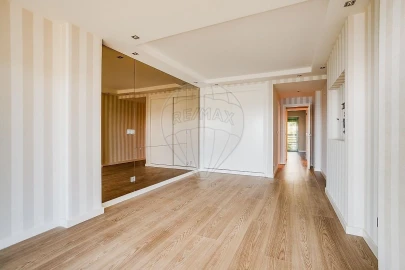 Apartamento T3 para Venda em Oeiras e São Julião da Barra, Paço de Arcos e Caxias