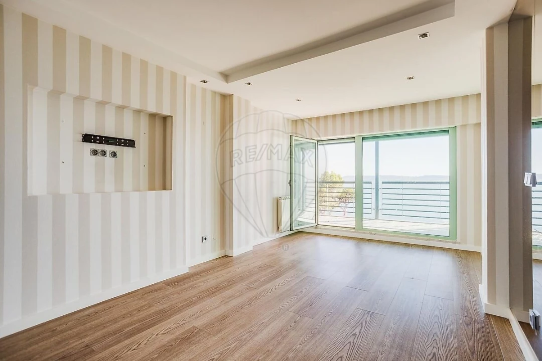 Apartamento T3 para Venda em Oeiras e São Julião da Barra, Paço de Arcos e Caxias Foto 9