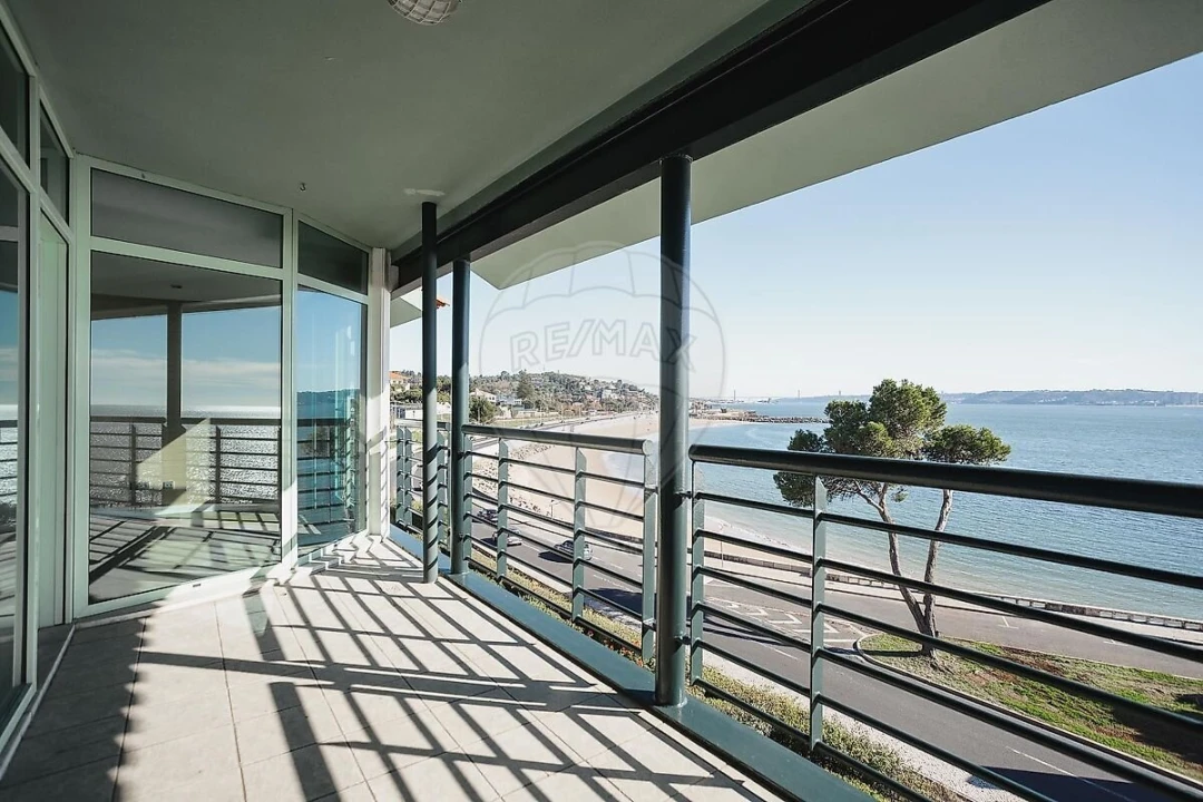 Apartamento T3 para Venda em Oeiras e São Julião da Barra, Paço de Arcos e Caxias Foto 1