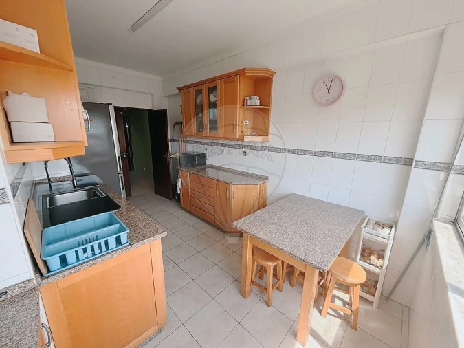 Apartamento T3 para Venda em Águas Livres Foto 4