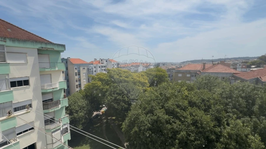 Apartamento T3 para Venda em Águas Livres Foto 22
