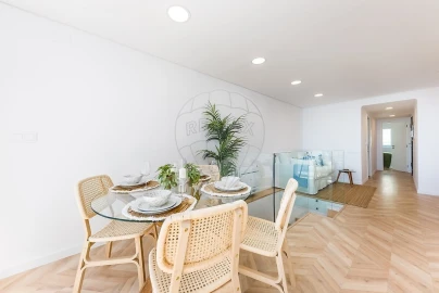 Apartamento T2 para Venda em Oeiras e São Julião da Barra, Paço de Arcos e Caxias