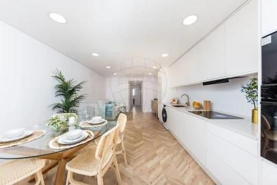 Apartamento T2 para Venda em Oeiras e São Julião da Barra, Paço de Arcos e Caxias
