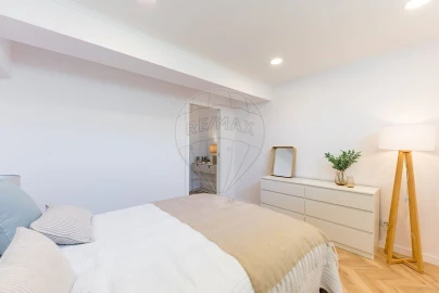 Apartamento T2 para Venda em Oeiras e São Julião da Barra, Paço de Arcos e Caxias