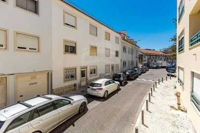 Apartamento T2 para Venda em Oeiras e São Julião da Barra, Paço de Arcos e Caxias
