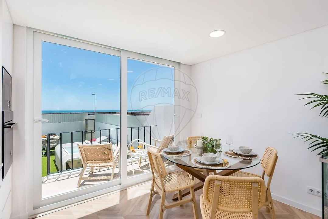 Apartamento T2 para Venda em Oeiras e São Julião da Barra, Paço de Arcos e Caxias Foto 1
