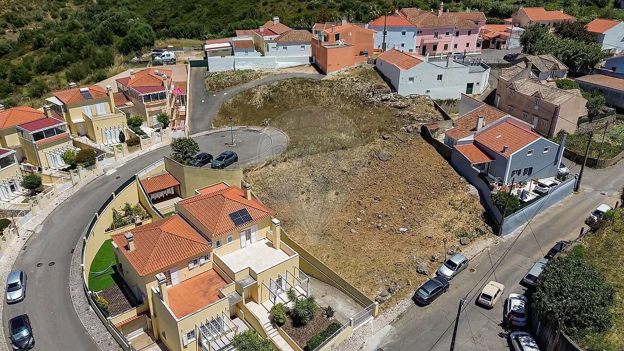 Terreno para Venda em Almargem do Bispo, Pêro Pinheiro e Montelavar Foto 1