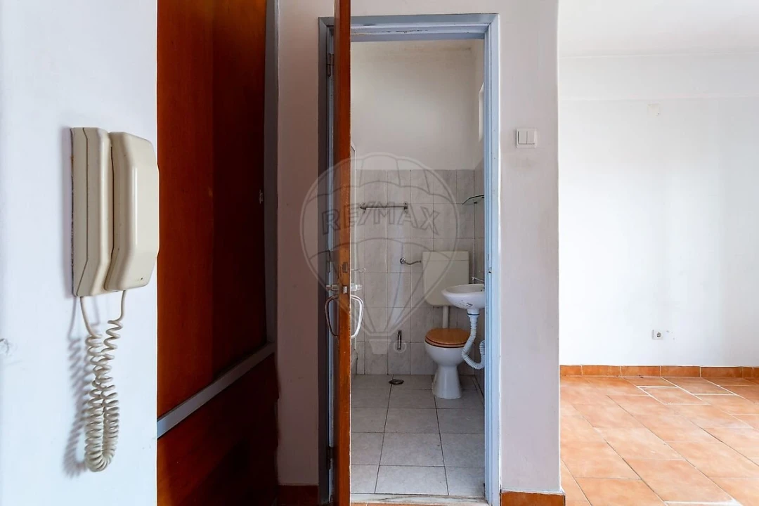 Apartamento T1 para Venda em Venteira Foto 16