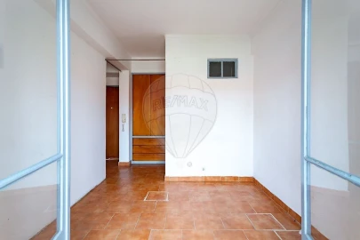 Apartamento T1 para Venda em Venteira