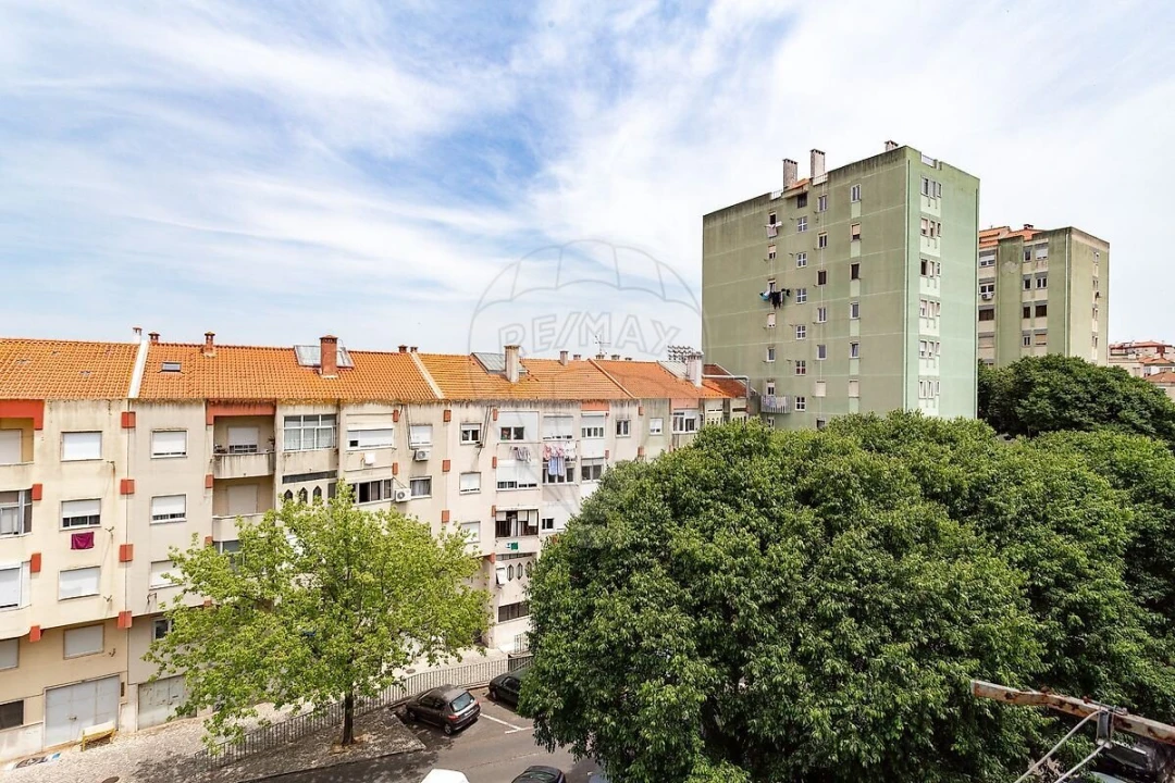 Apartamento T1 para Venda em Venteira Foto 5