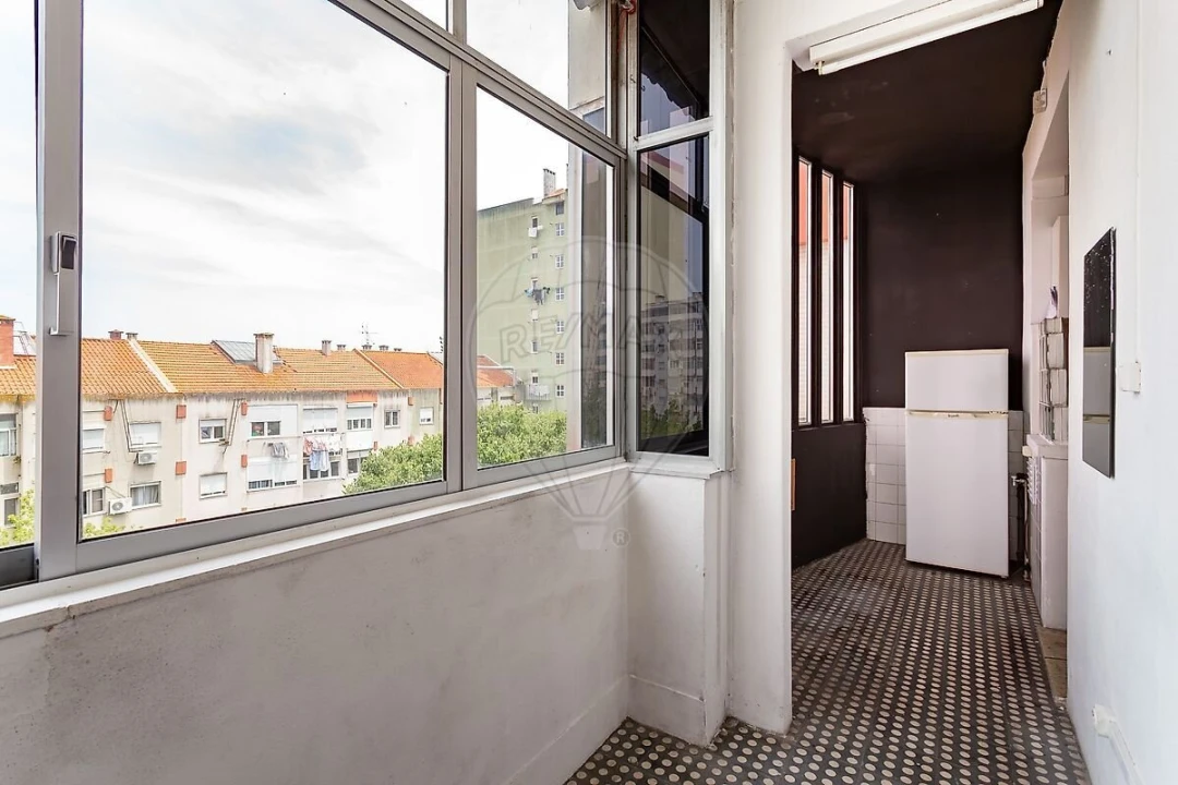 Apartamento T1 para Venda em Venteira Foto 2