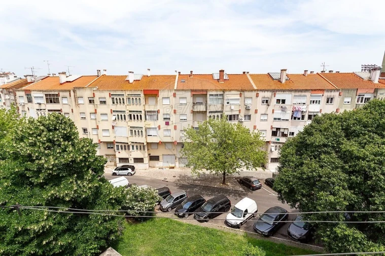 Apartamento T1 para Venda em Venteira Foto 6