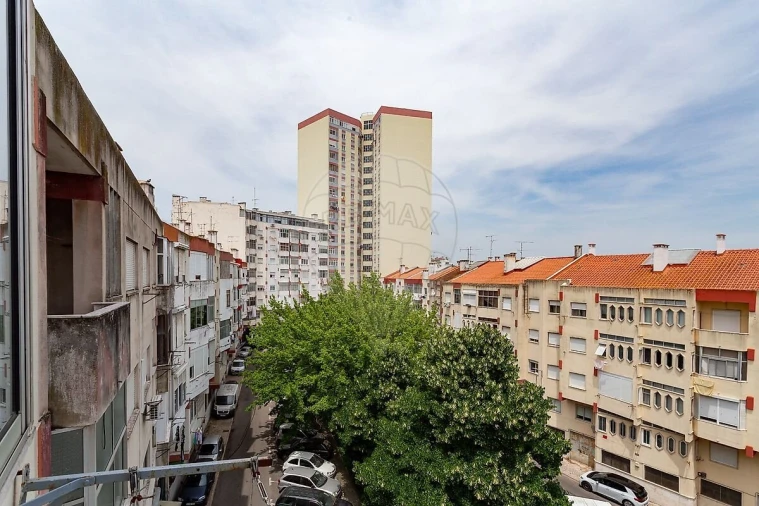Apartamento T1 para Venda em Venteira Foto 4