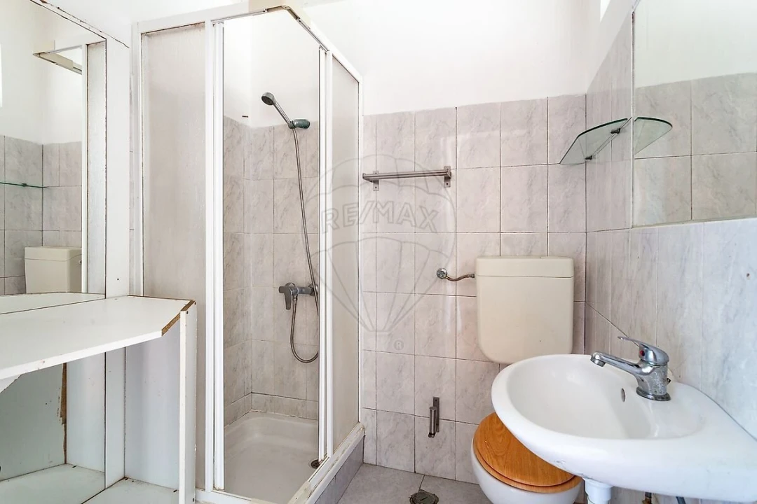 Apartamento T1 para Venda em Venteira Foto 17