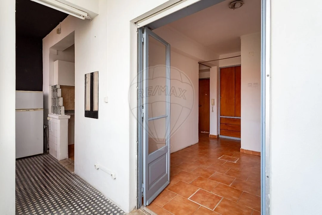 Apartamento T1 para Venda em Venteira Foto 8
