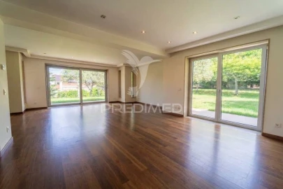 Moradia T3 para Venda em Sandim, Olival, Lever e Crestuma