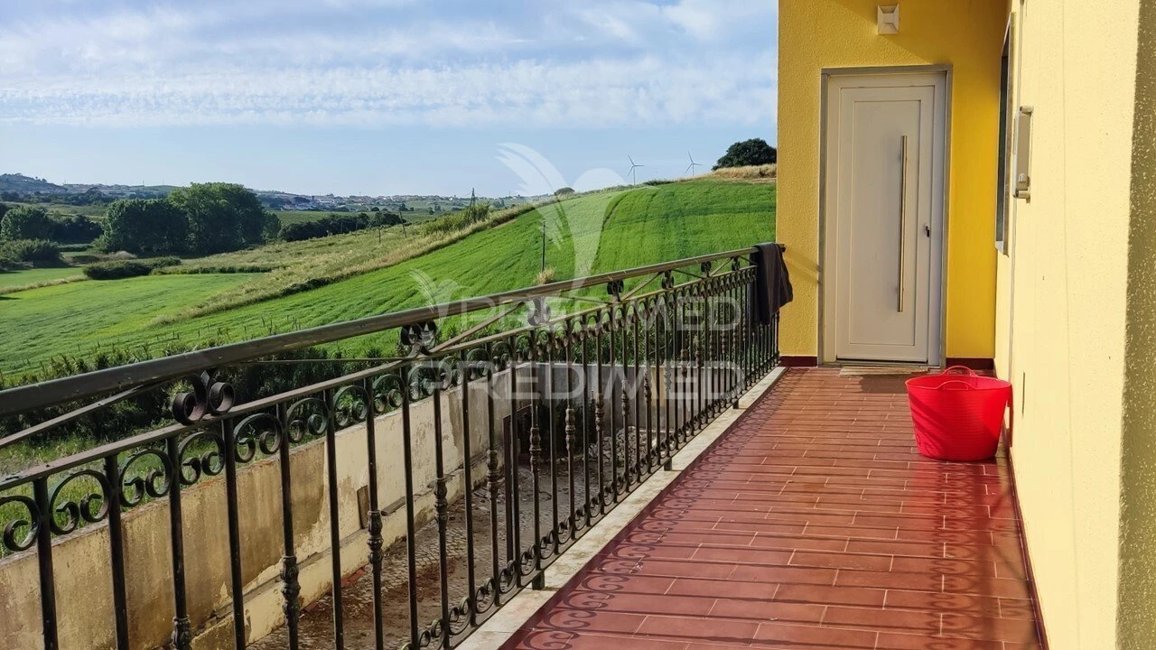 Moradia T3 para Venda em Freiria Foto 1