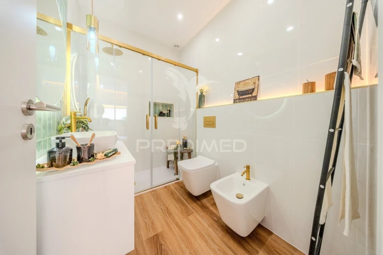 Apartamento T3 para Venda em Almada, Cova da Piedade, Pragal e Cacilhas Foto 7