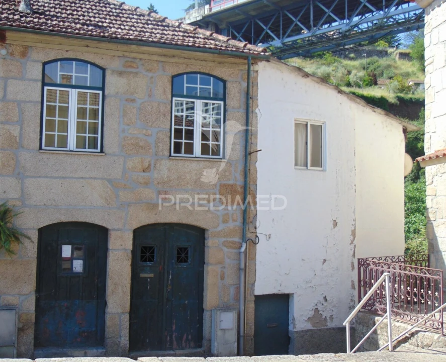 Moradia T4 para Venda em Nossa Senhora da Conceição, São Pedro e São Dinis Foto 1