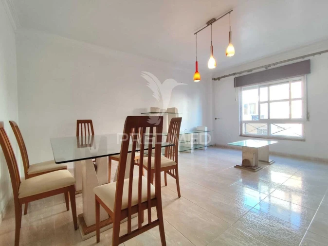 Apartamento T2 para Venda em Algueirão-Mem Martins Foto 7
