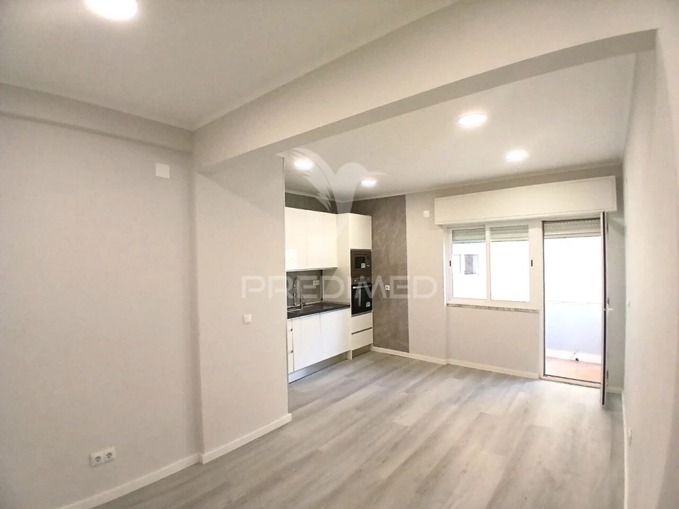 Apartamento T1 para Venda em Venteira Foto 2