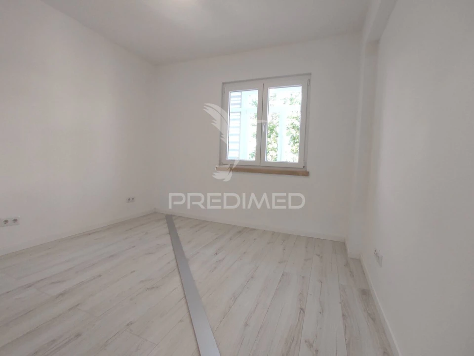Apartamento T1 para Venda em Águas Livres Foto 8