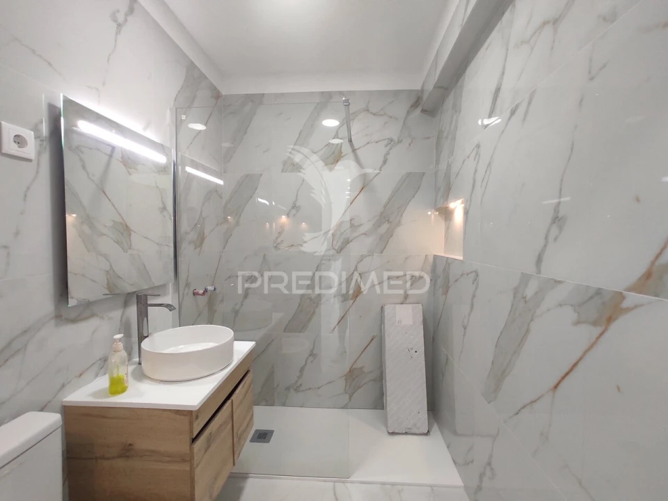 Apartamento T1 para Venda em Águas Livres Foto 10