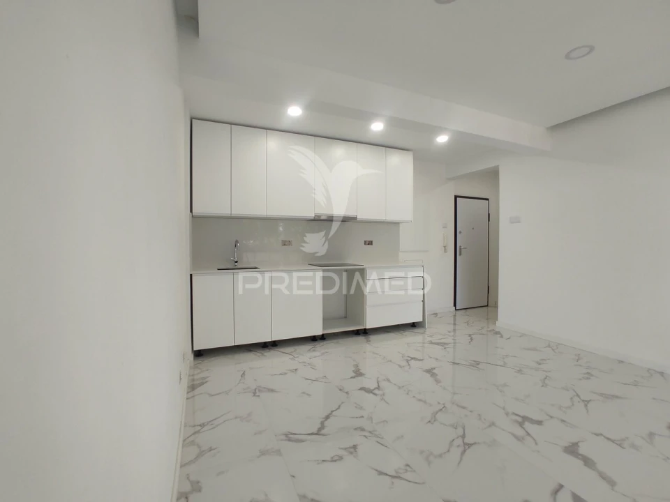 Apartamento T1 para Venda em Águas Livres Foto 2