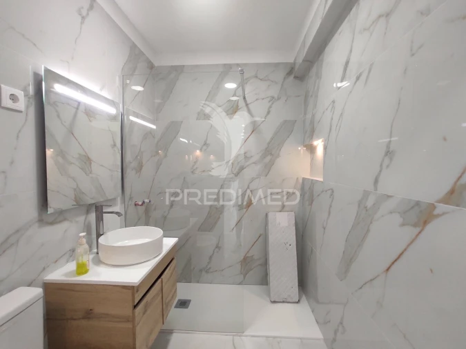 Apartamento T1 para Venda em Águas Livres Foto 10