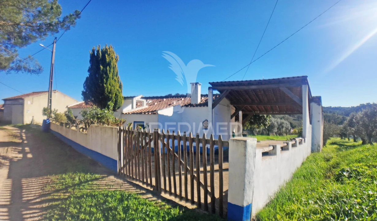 Quinta T4 para Venda em Reliquias Foto 3