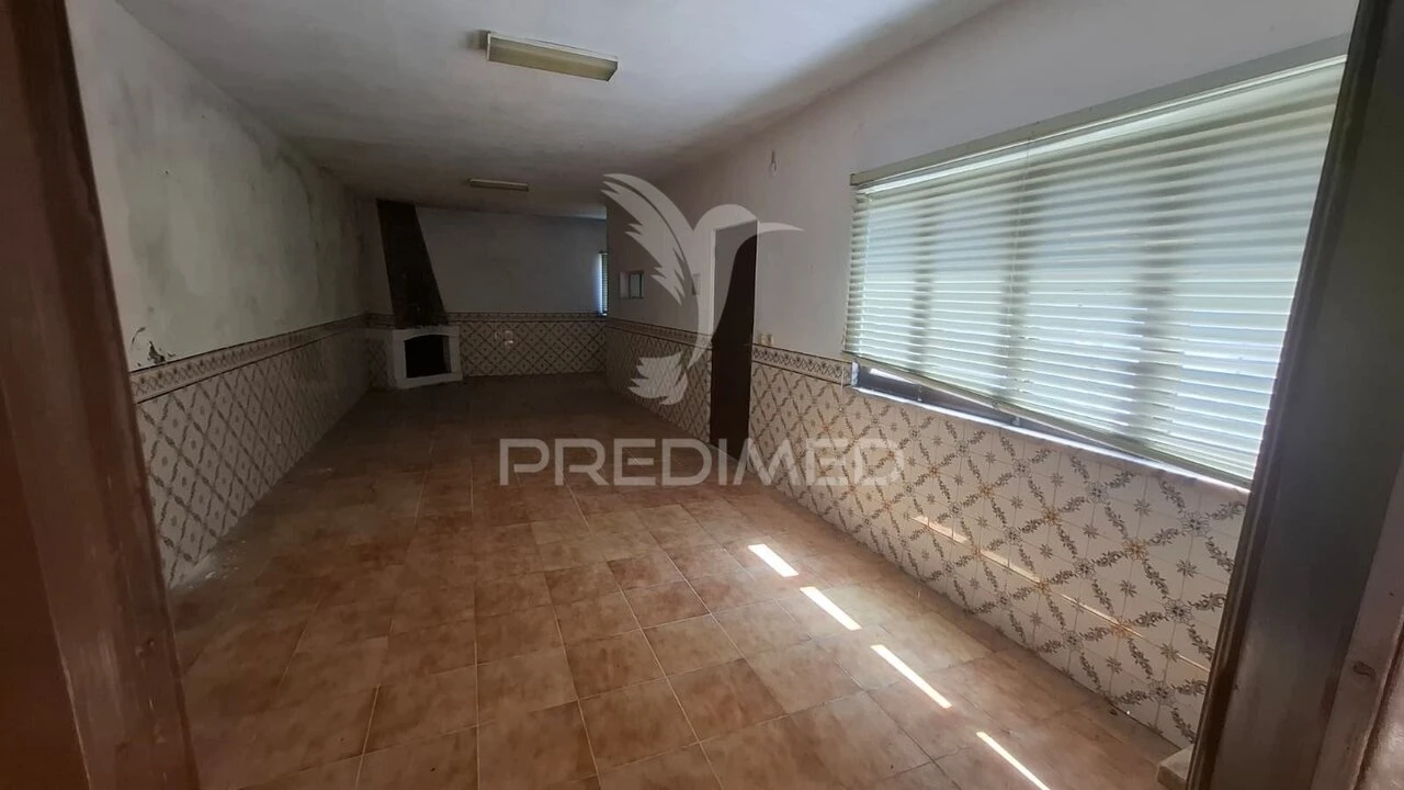 Moradia T2 para Venda em Arneiro das Milhariças Foto 2