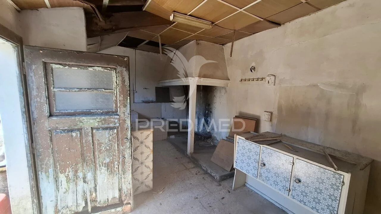 Moradia T2 para Venda em Arneiro das Milhariças Foto 16