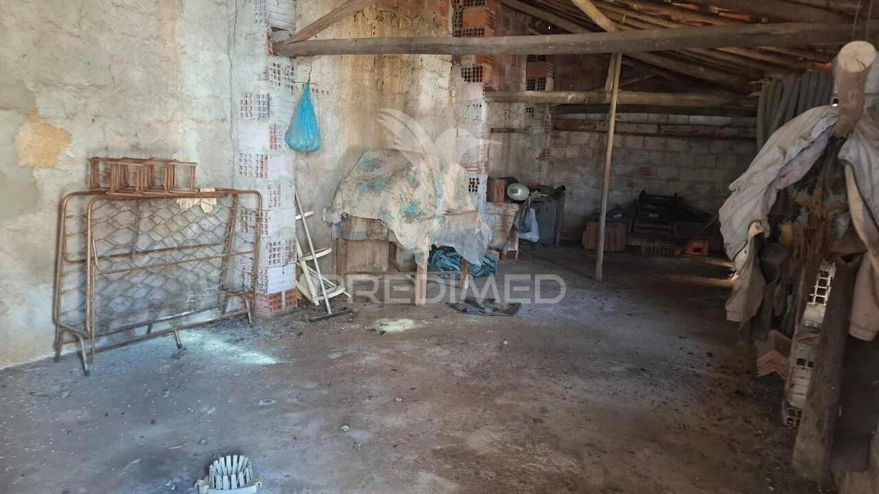 Moradia T2 para Venda em Arneiro das Milhariças Foto 17