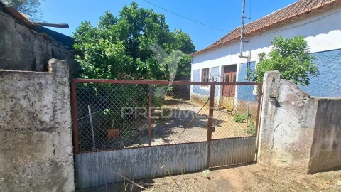 Moradia T2 para Venda em Arneiro das Milhariças