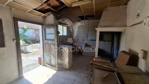 Moradia T2 para Venda em Arneiro das Milhariças
