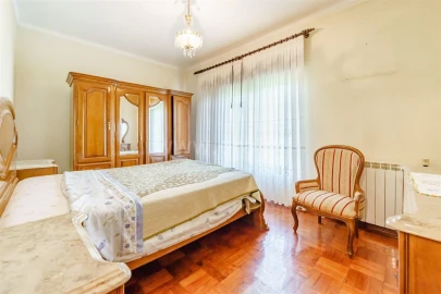 Moradia T6 para Venda em Tortosendo