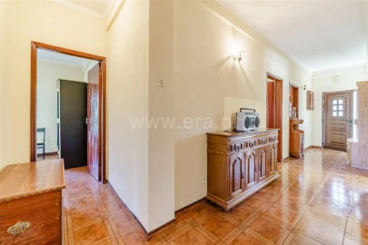 Moradia T6 para Venda em Tortosendo